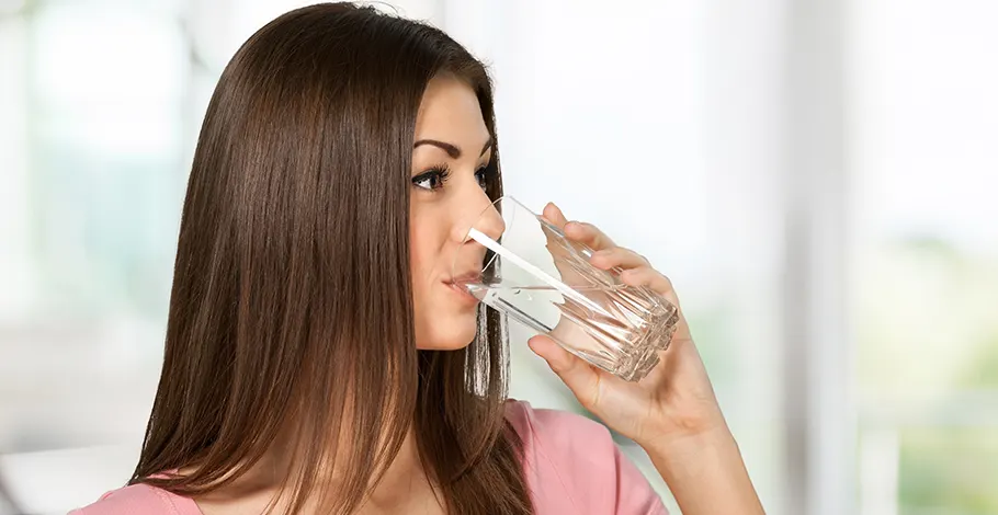 6 Health Benefits of Morning Water Therapy You Should Know